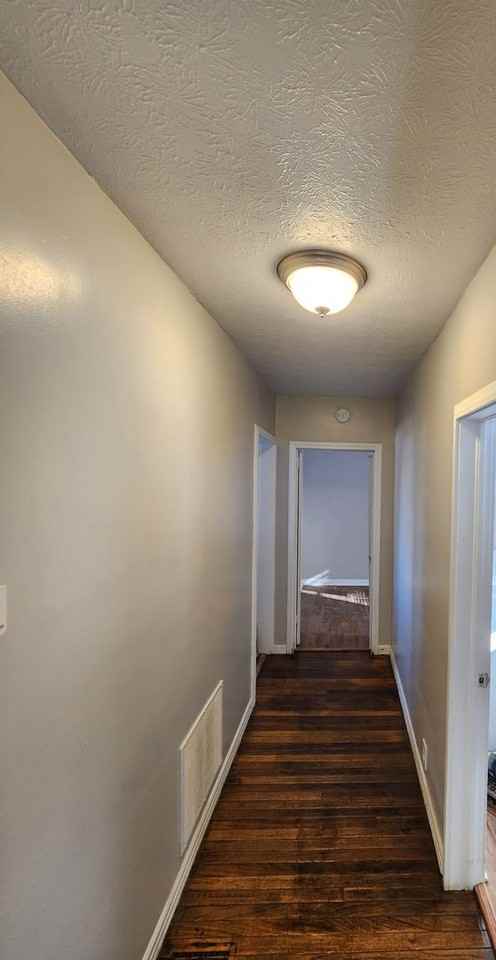 430 S Armstrong St - Photo 4 of 10
