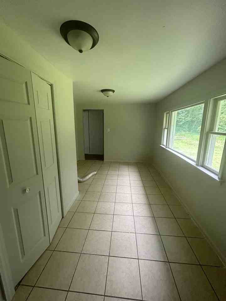 2806 Rousseau Ave - Photo 7 of 8