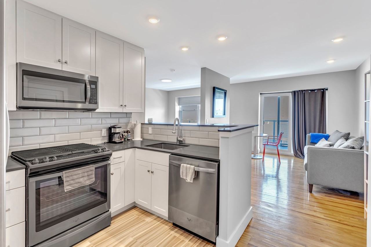 1706 Park Ave #4C - Photo 3 of 16
