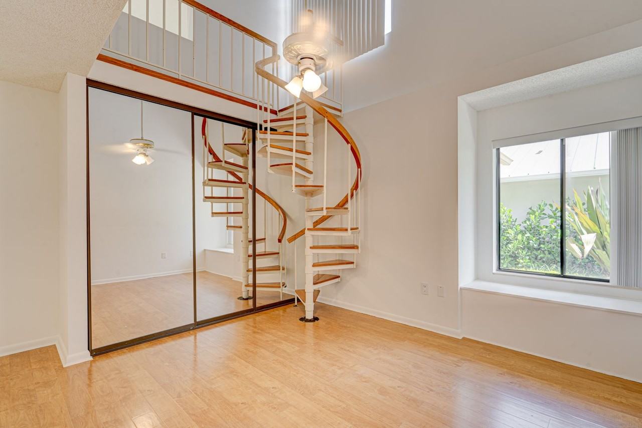 223 E River Park Dr - Photo 4 of 33