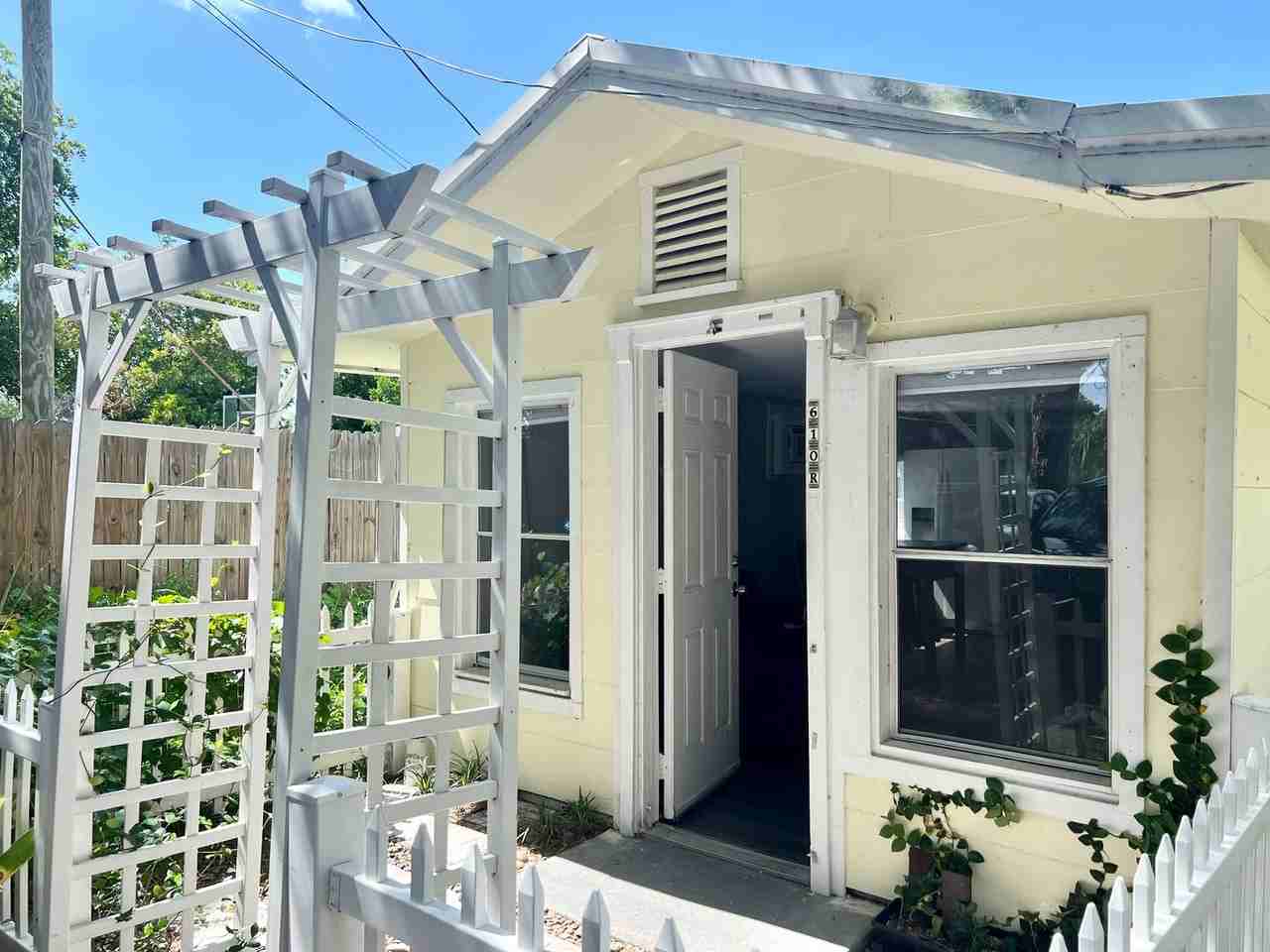 Manatee - Photo 2 of 19