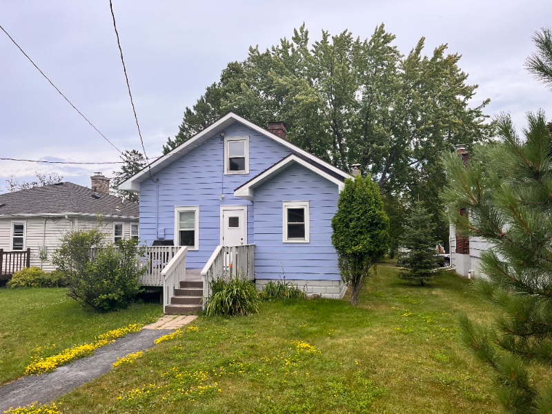 1917 W Kent Rd - Photo 2 of 13