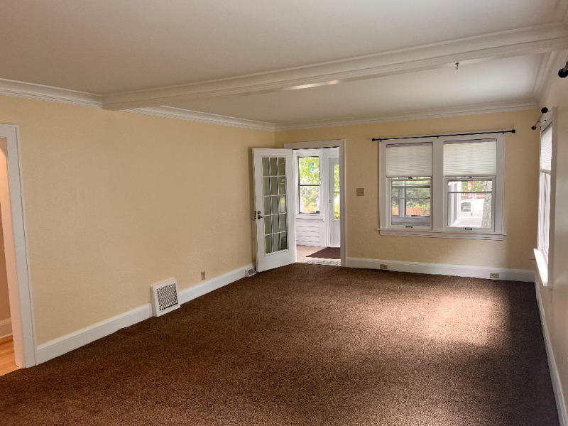 1917 W Kent Rd - Photo 3 of 13