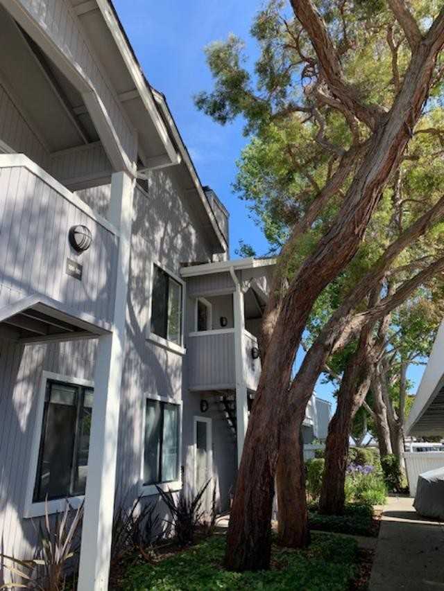 101 Schooner Court - Photo 2 of 37