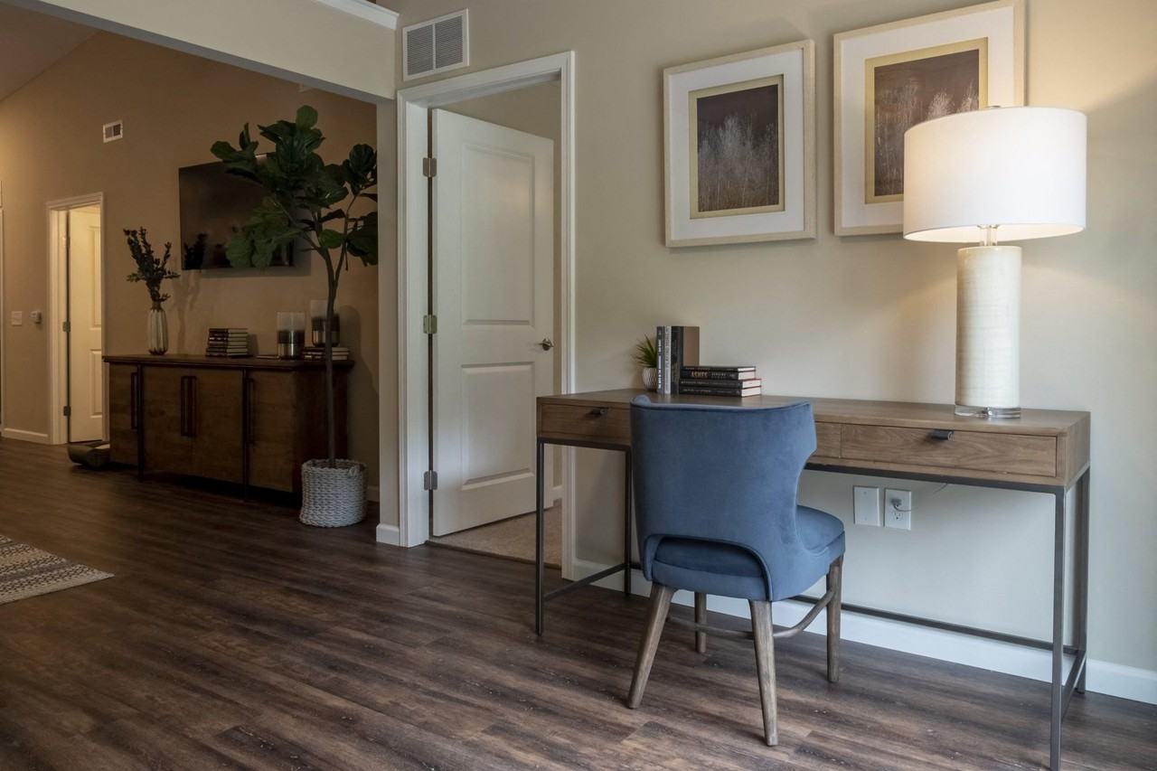 Redwood Noblesville Harewood Drive N - Photo 6 of 9