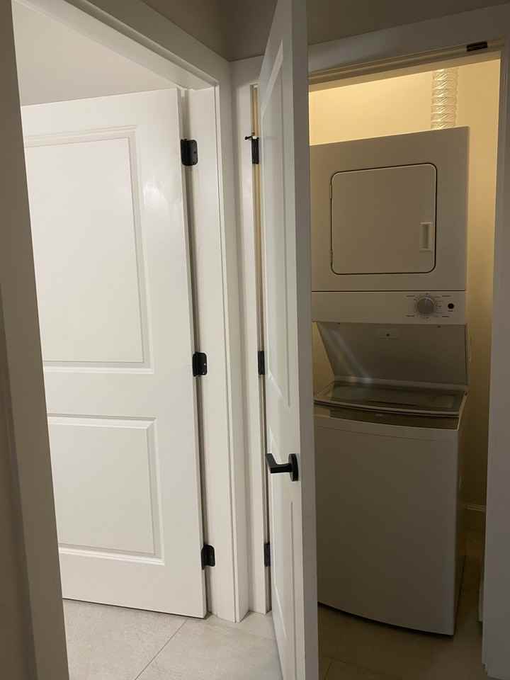 2755 West 10th Avenue - Photo 3 of 8