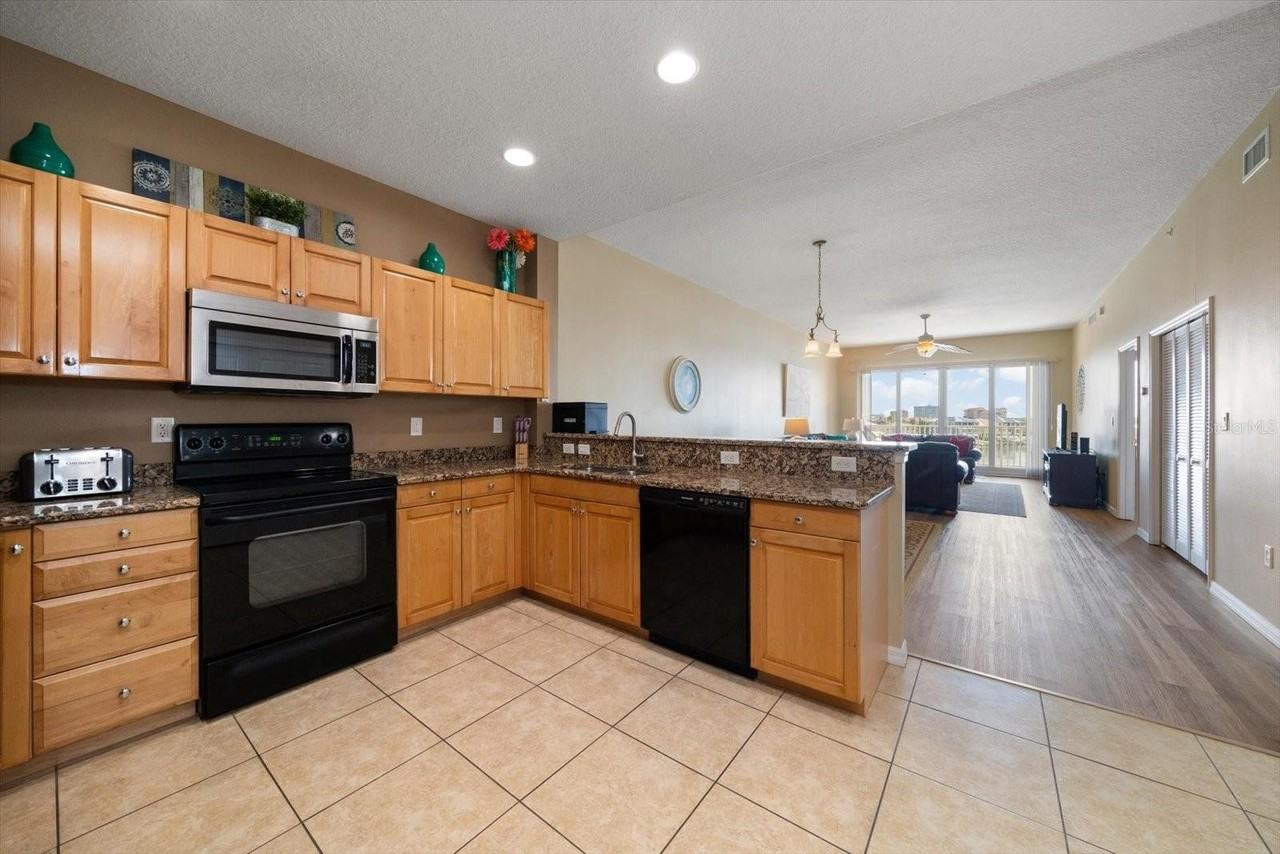 530 S Gulfview Blvd #401 - Photo 5 of 32