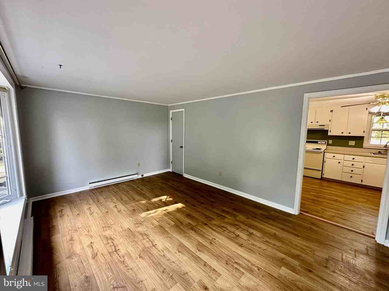 467 Ruebuck Rd - Photo 2 of 24