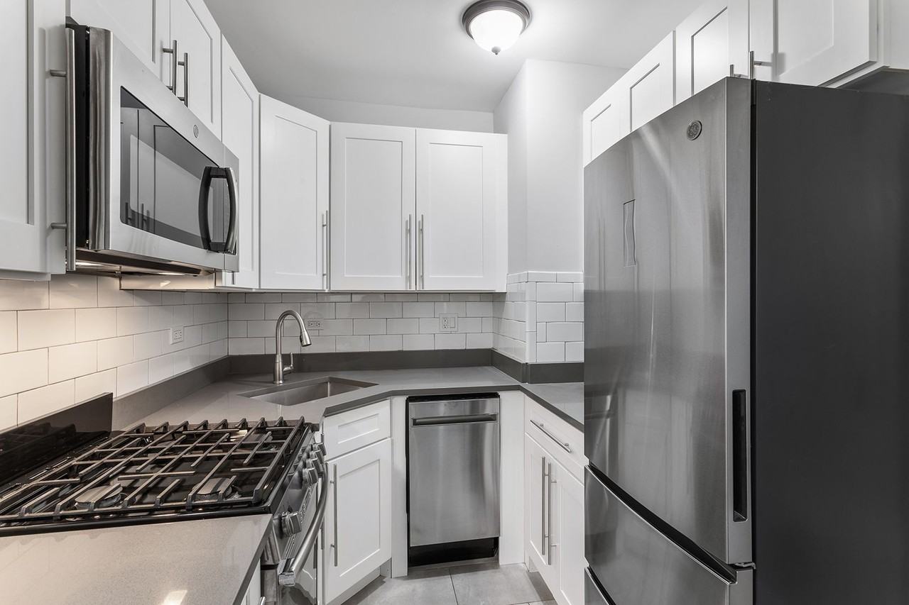 The 1521 Sherwin - Photo 2 of 31