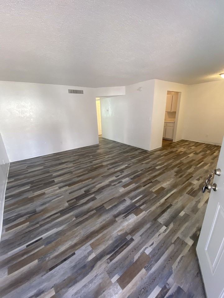 Buenas @ 1310 Apartments - Photo 5 of 13