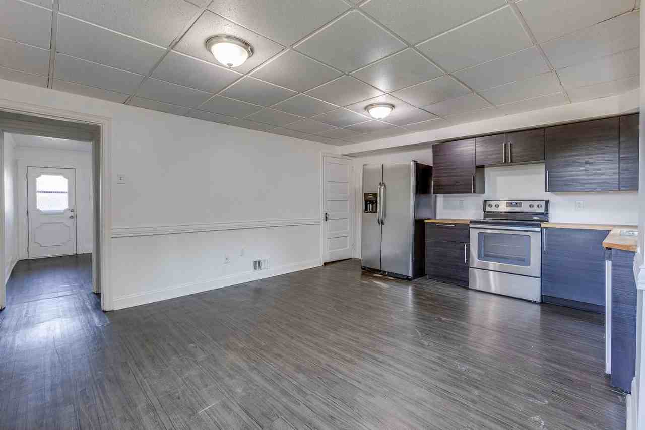 81 Westwood St - Photo 3 of 32