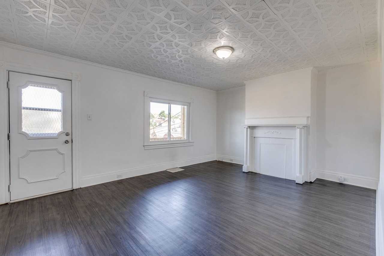 81 Westwood St - Photo 4 of 32