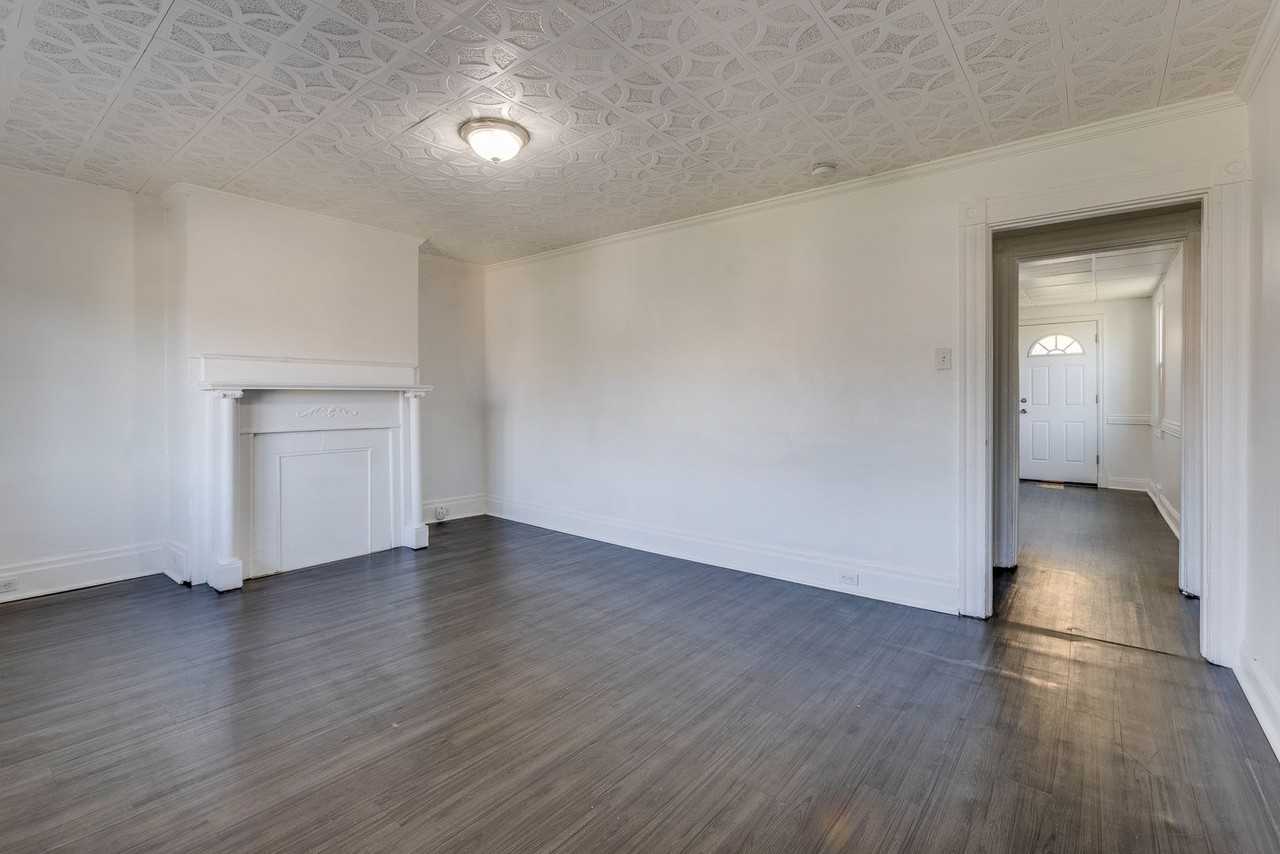 81 Westwood St - Photo 7 of 32