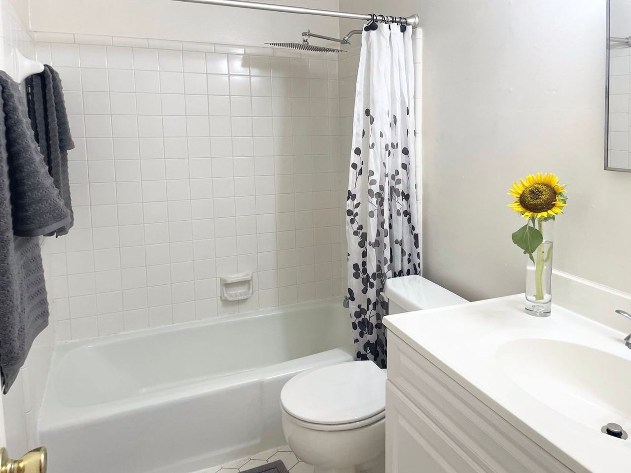 139 Albemarle Dr - Photo 5 of 18