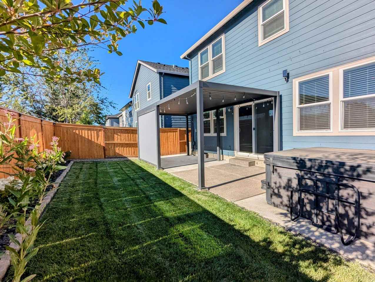 323 Himalaya St Ne - Photo 3 of 27