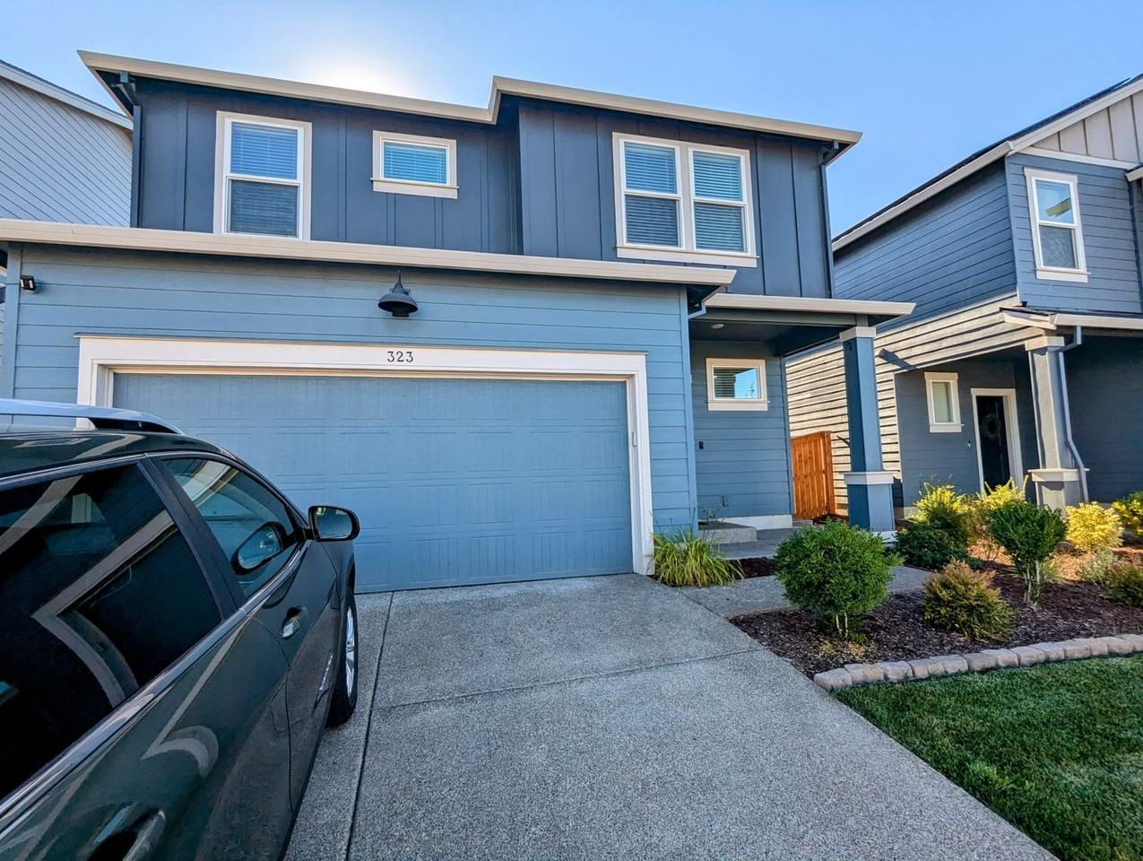 323 Himalaya St Ne - Photo 2 of 27