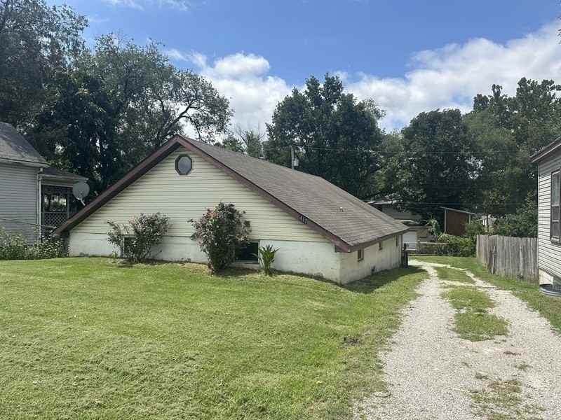 417 Church St - Photo 2 of 11