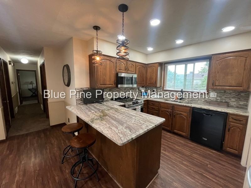 409 Ruth Ave #1 - Photo 6 of 27