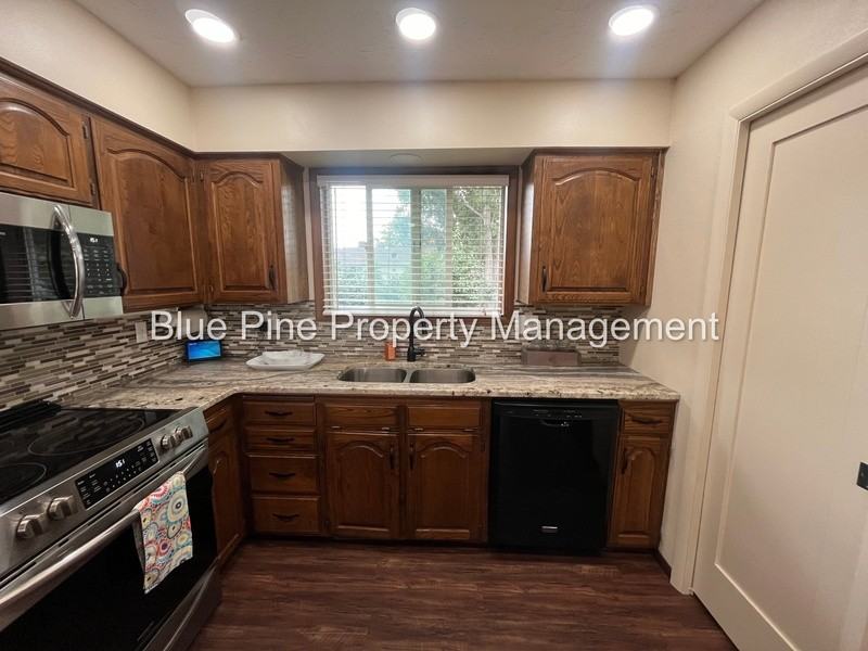 409 Ruth Ave #1 - Photo 7 of 27