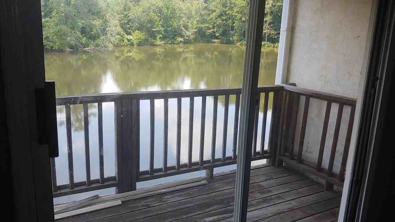 Waters Edge Apartments - Photo 3 of 31