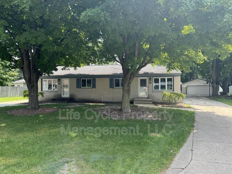 640 Fendale Ct Se - Photo 2 of 16