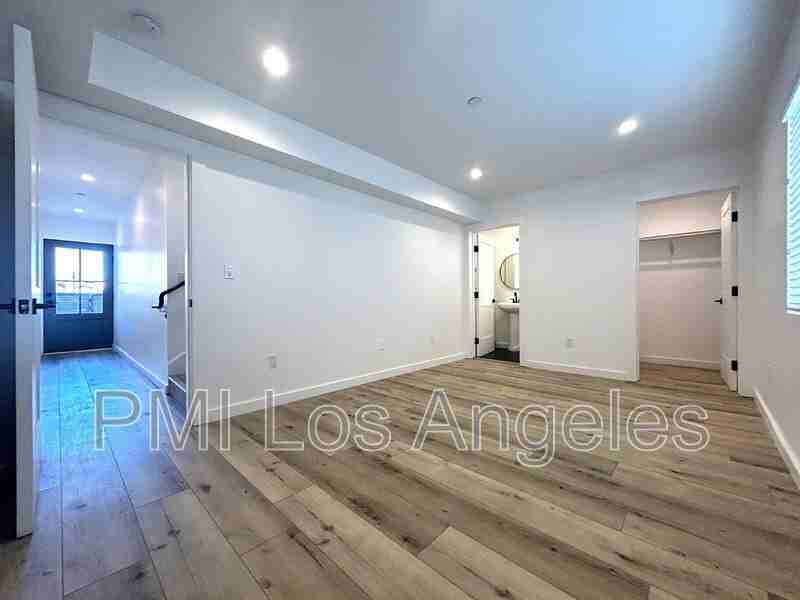 4177 1/2 S Normandie Ave - Photo 2 of 33