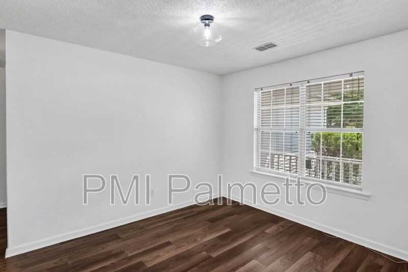 212 Brookstone Way - Photo 6 of 40