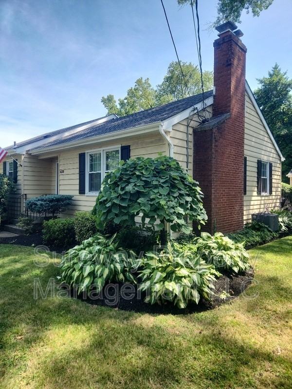 438 Cripps Dr - Photo 2 of 48