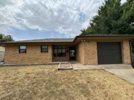 featured image of 5706 Nw Chestnut Ln