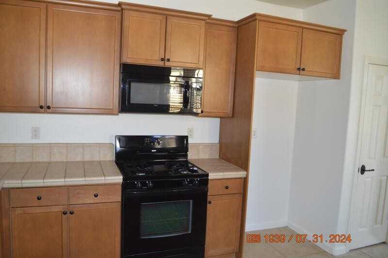 2725 Amalfi - Photo 4 of 28