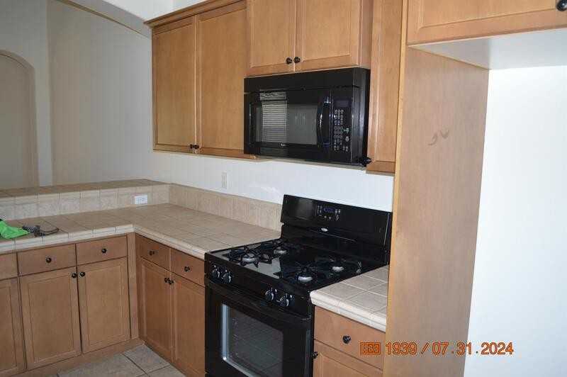 2725 Amalfi - Photo 5 of 28