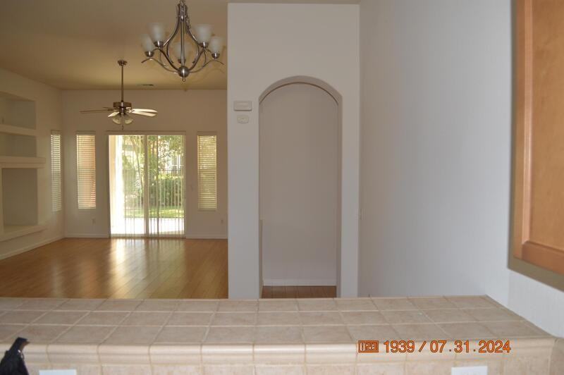 2725 Amalfi - Photo 7 of 28
