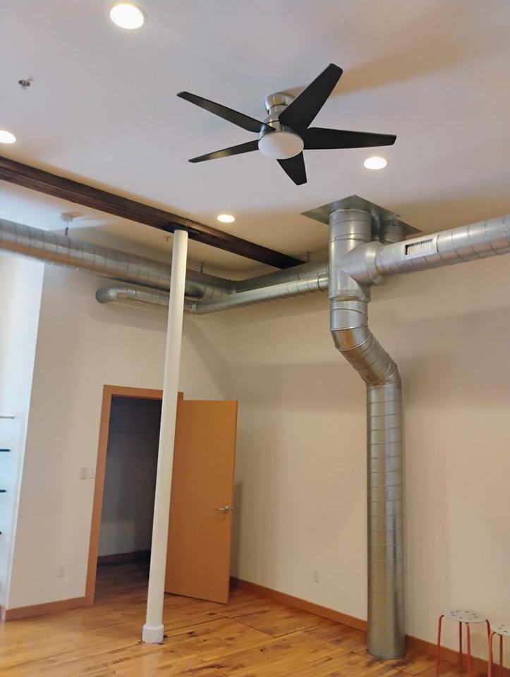 523 N Hickory St - Photo 5 of 19