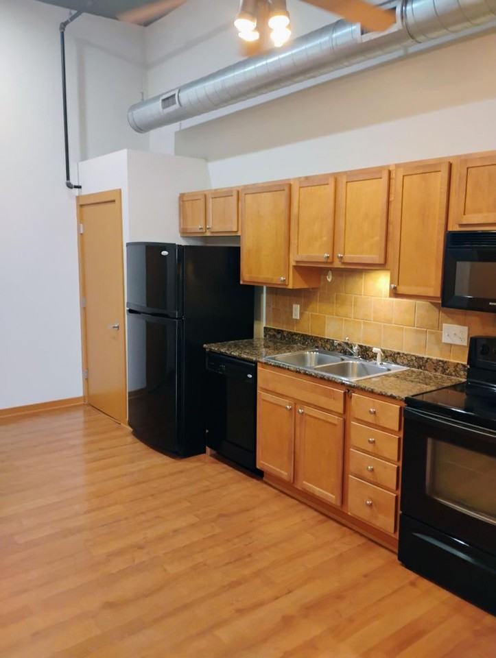 523 N Hickory St - Photo 7 of 19