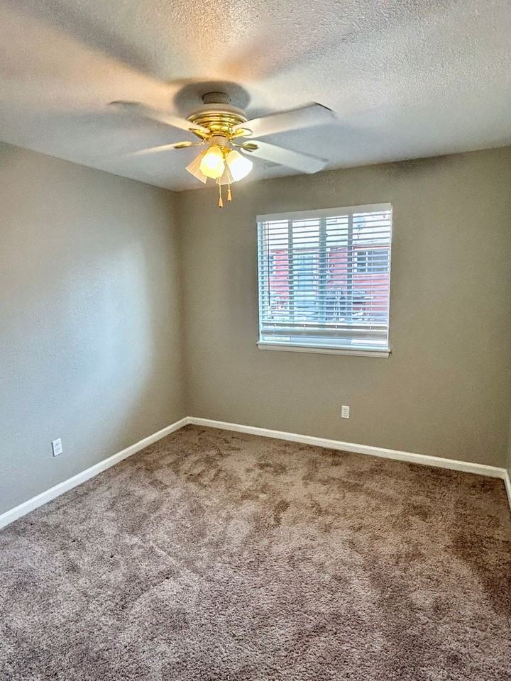 1463 Holly St - Photo 5 of 14