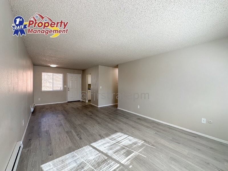 4135 W Dorian St - Photo 5 of 16