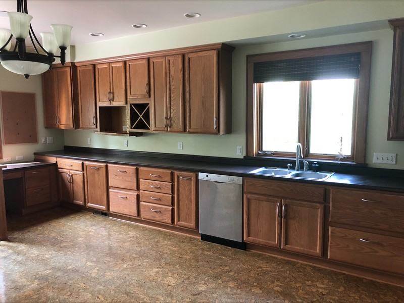 313 Michigan Ave - Photo 3 of 14