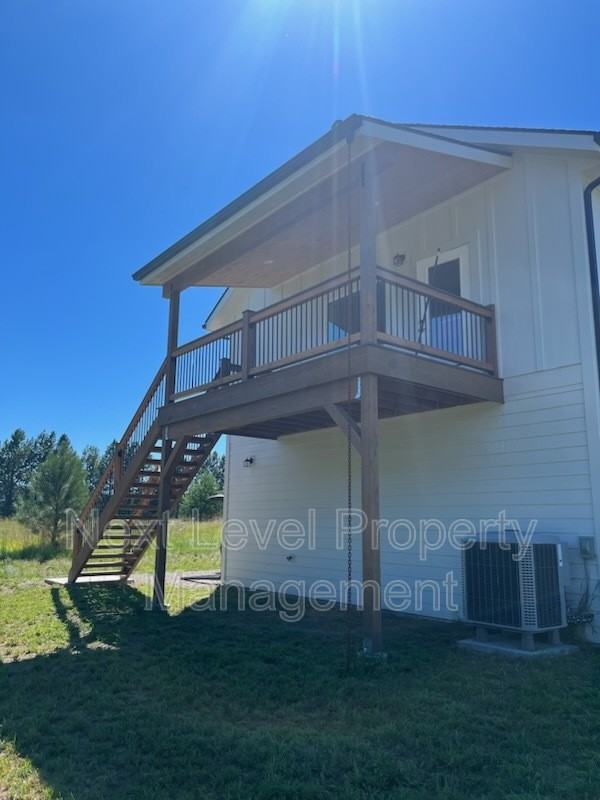 1005 Myers Ln - Photo 3 of 10