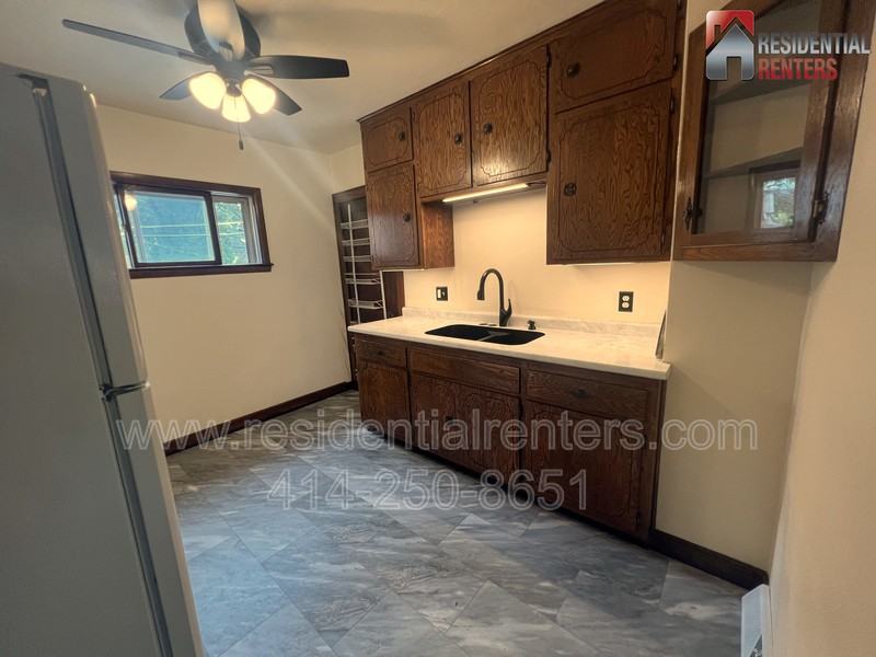 624 E Russell Ave - Photo 3 of 8