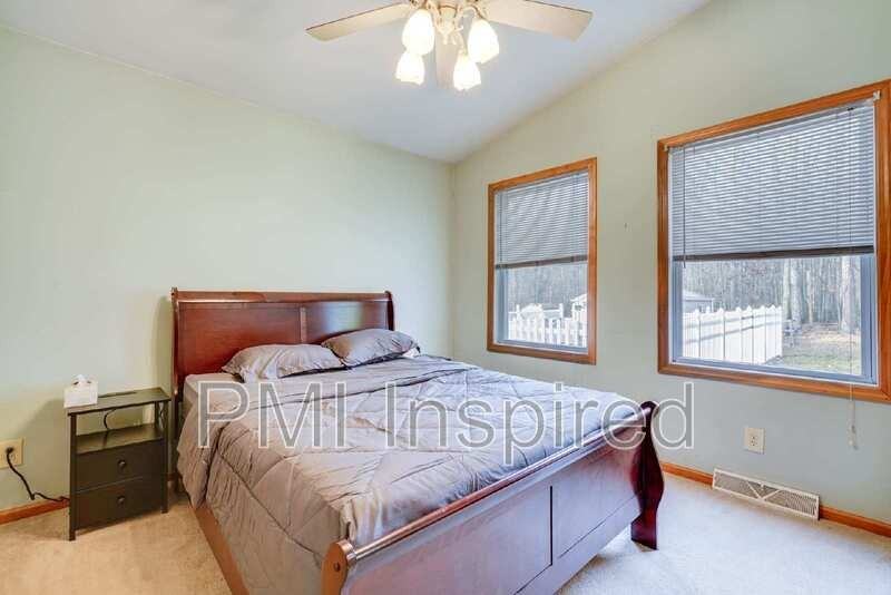 34 Ivins Dr - Photo 3 of 12