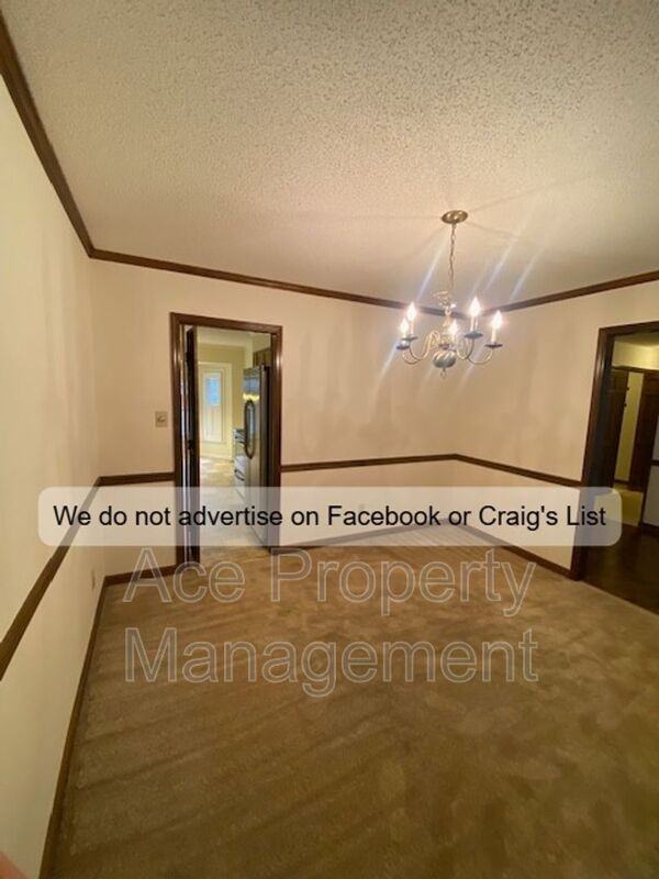 6017 Lakeway Dr - Photo 3 of 13