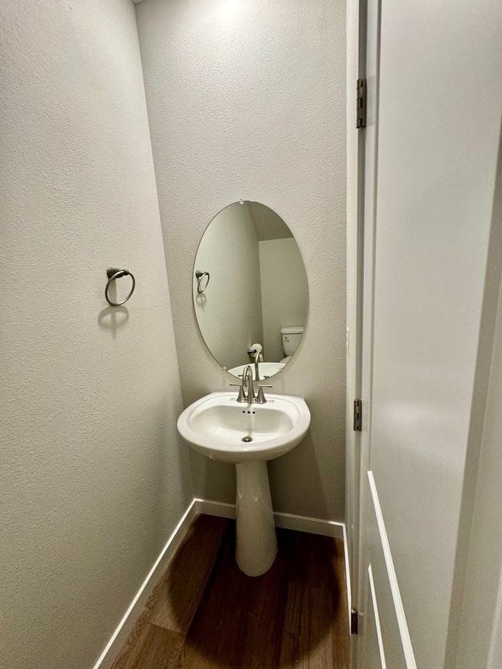 610 Mccaffrey Way - Photo 7 of 48