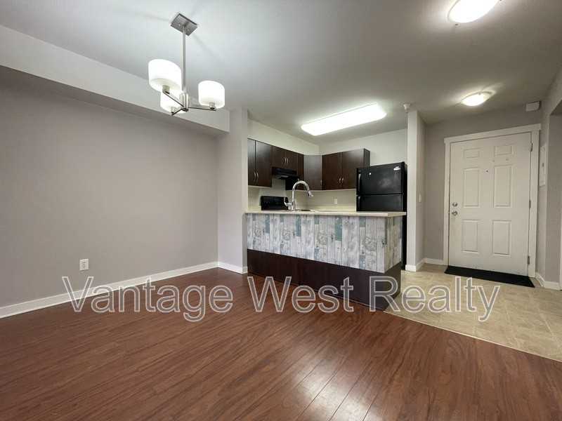 205 Glenmore Rd N - Photo 2 of 7