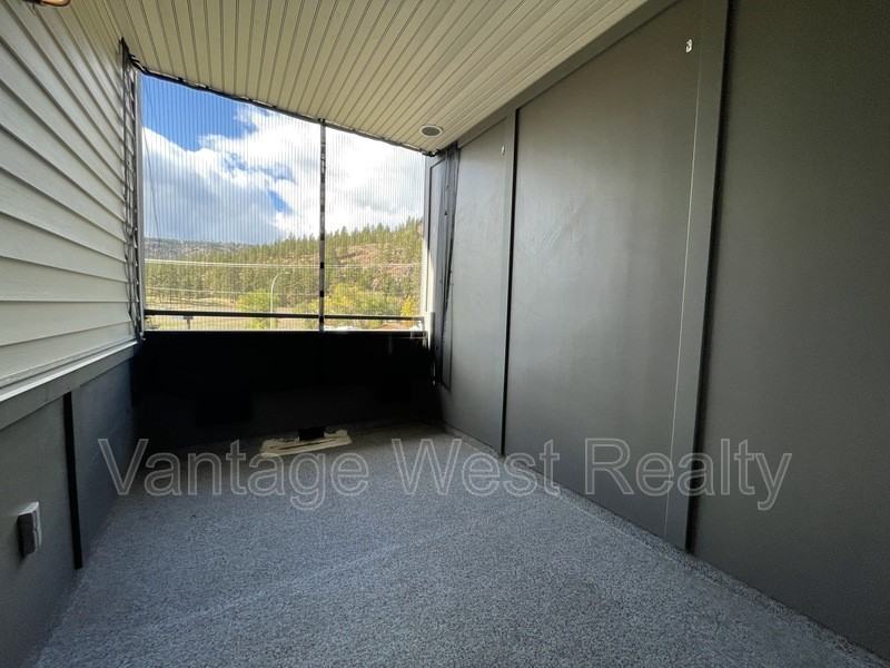 205 Glenmore Rd N - Photo 7 of 7