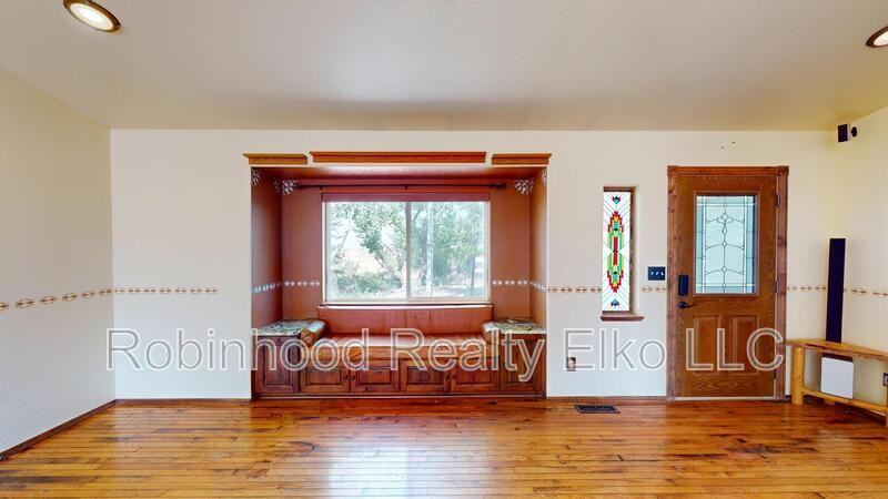 822 Silver Oak Dr - Photo 3 of 26