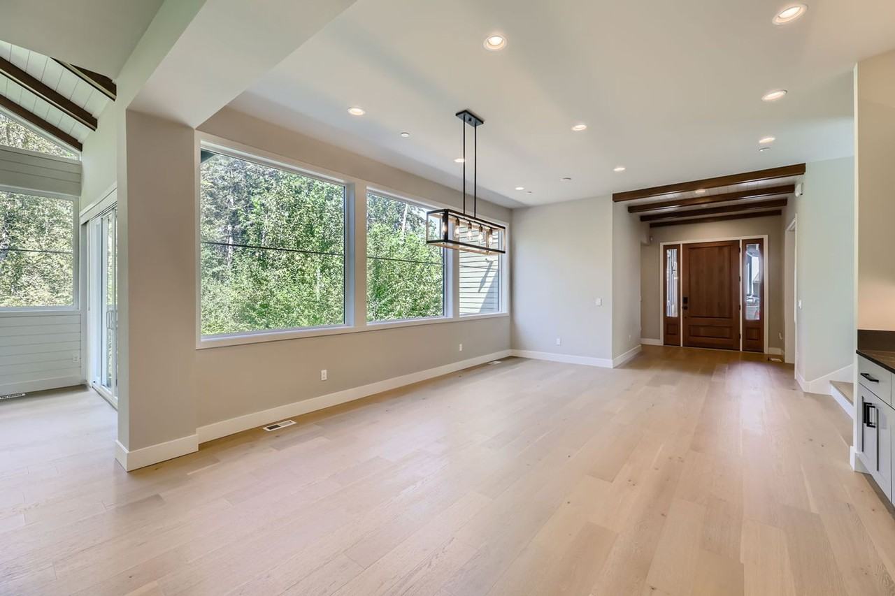 23520 7th Ave Se - Photo 3 of 28