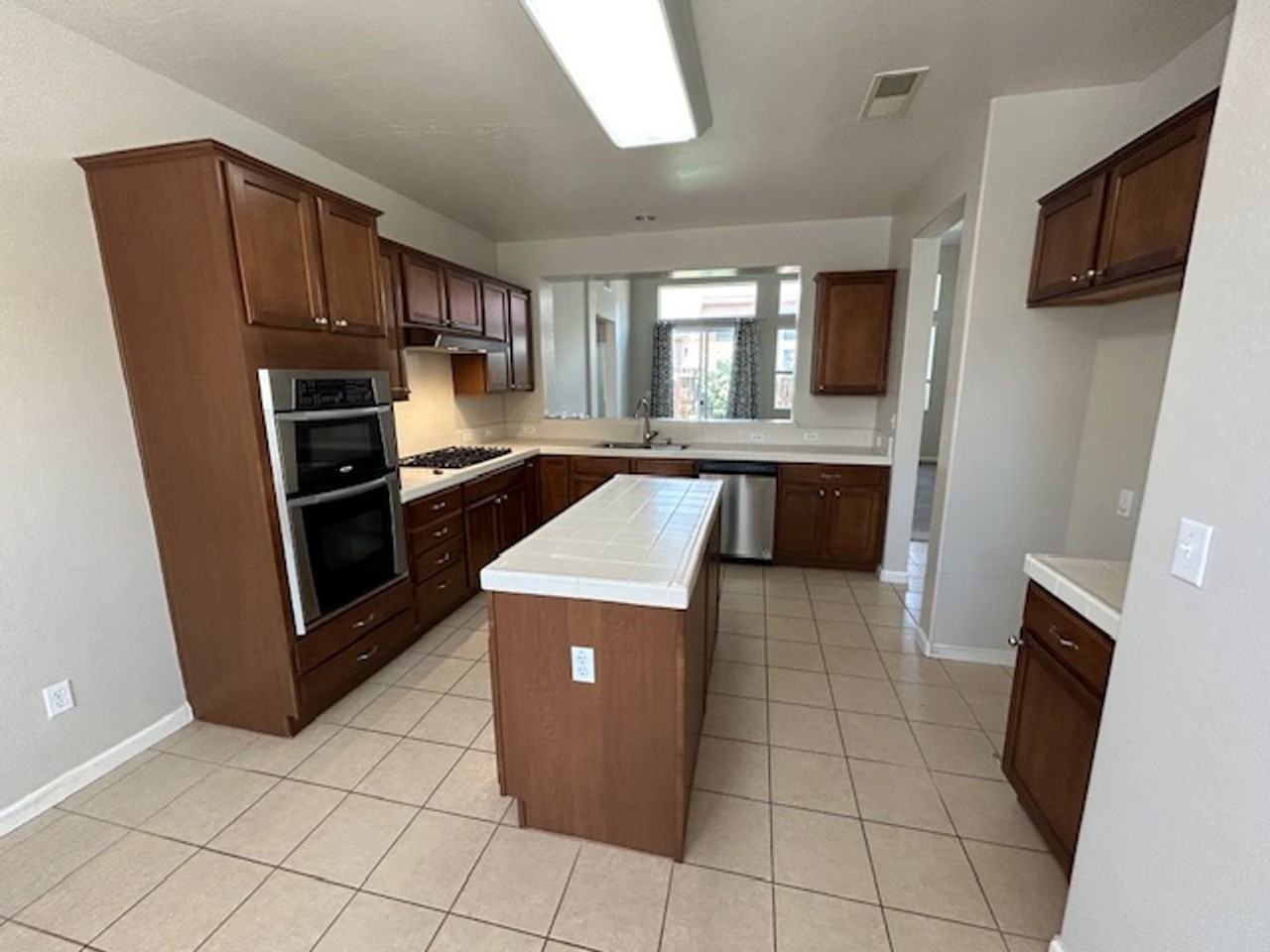 3248 N Memory St - Photo 3 of 12