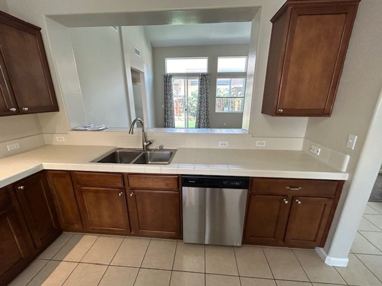 3248 N Memory St - Photo 6 of 12