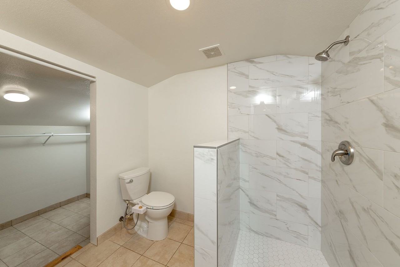 1515 Higgins St #1 - Photo 5 of 11