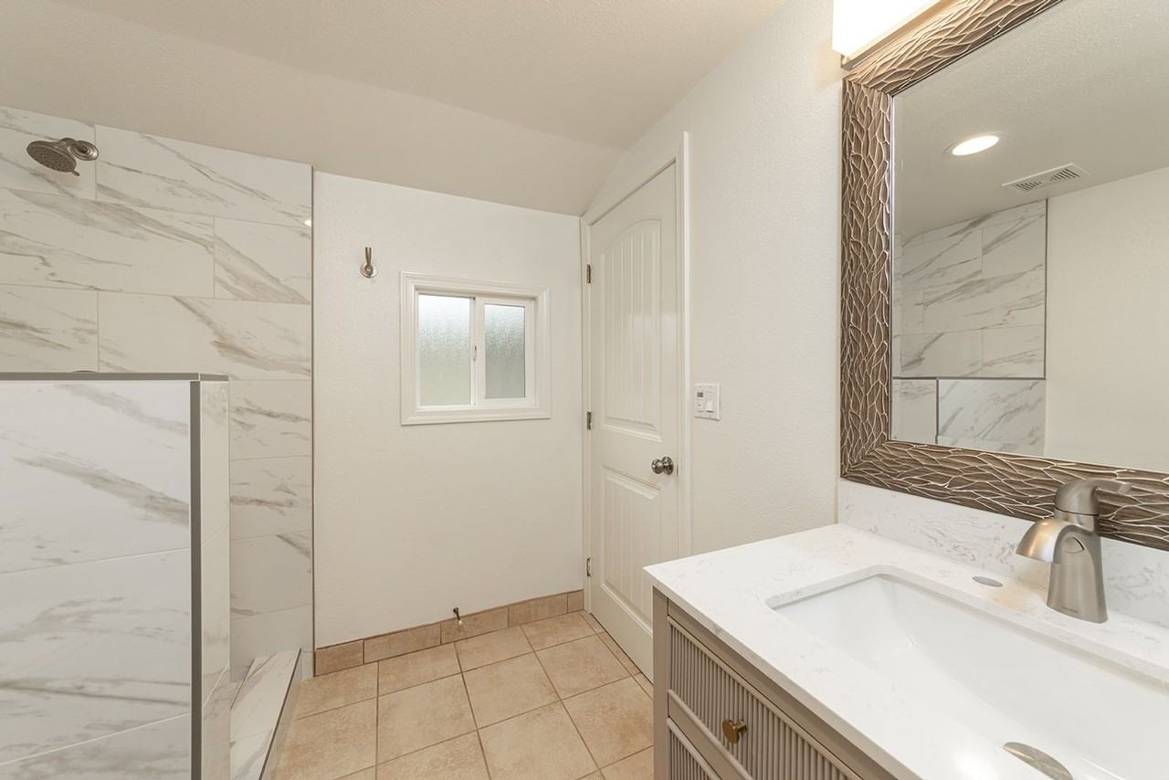 1515 Higgins St #1 - Photo 6 of 11